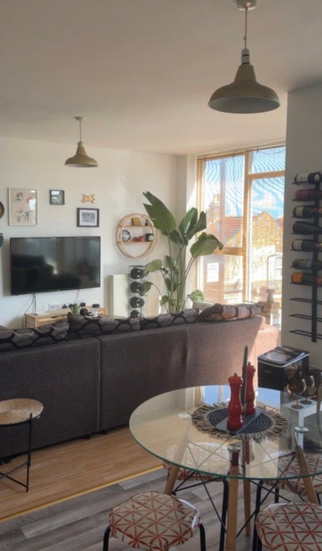 Room Sadler Place in Greater London