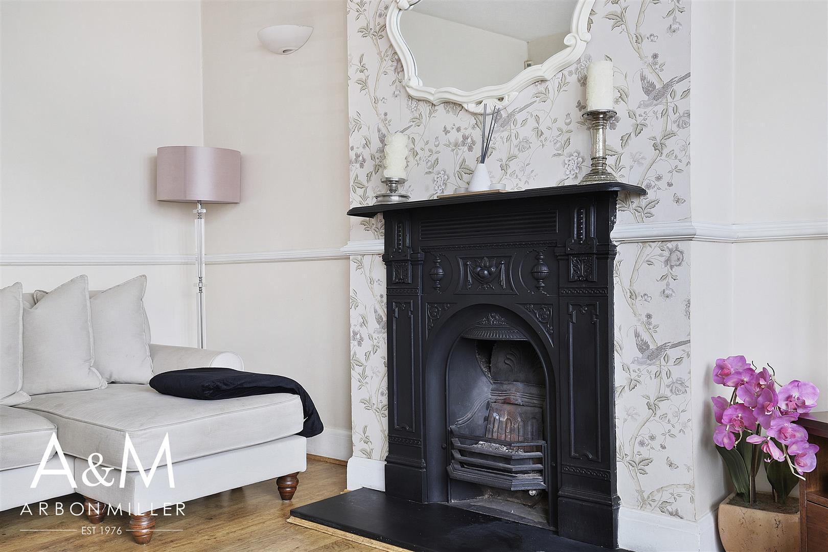 Room Rosedene Gardens in Greater London