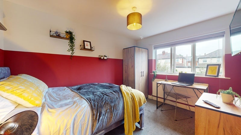Room Trenic Drive in Leeds