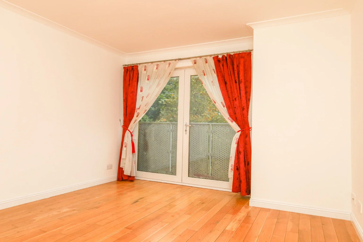 Flat Dawson Road in Glasgow