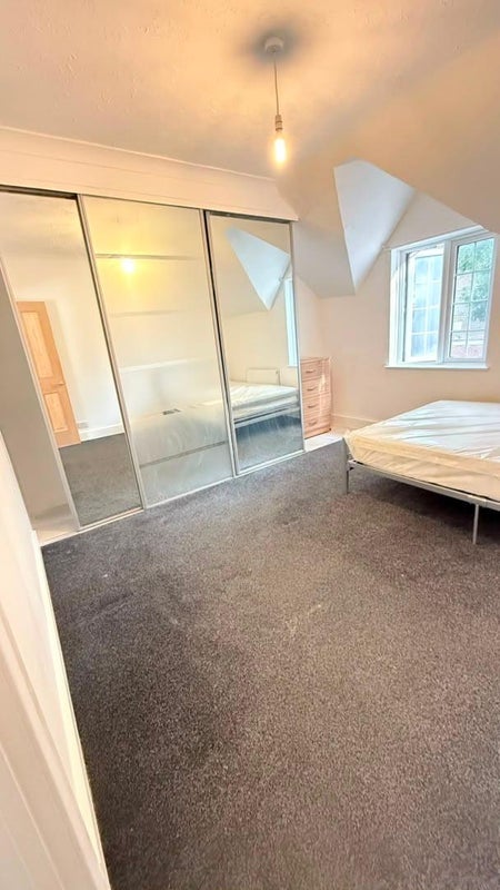 Room Purcell Close in Greater London