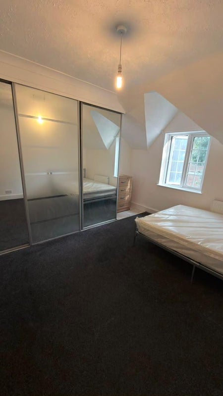 Room Purcell Close in Greater London