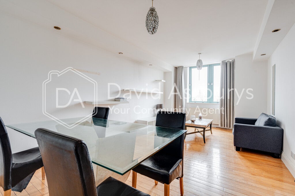 Flat Maitland Park Villas in Greater London