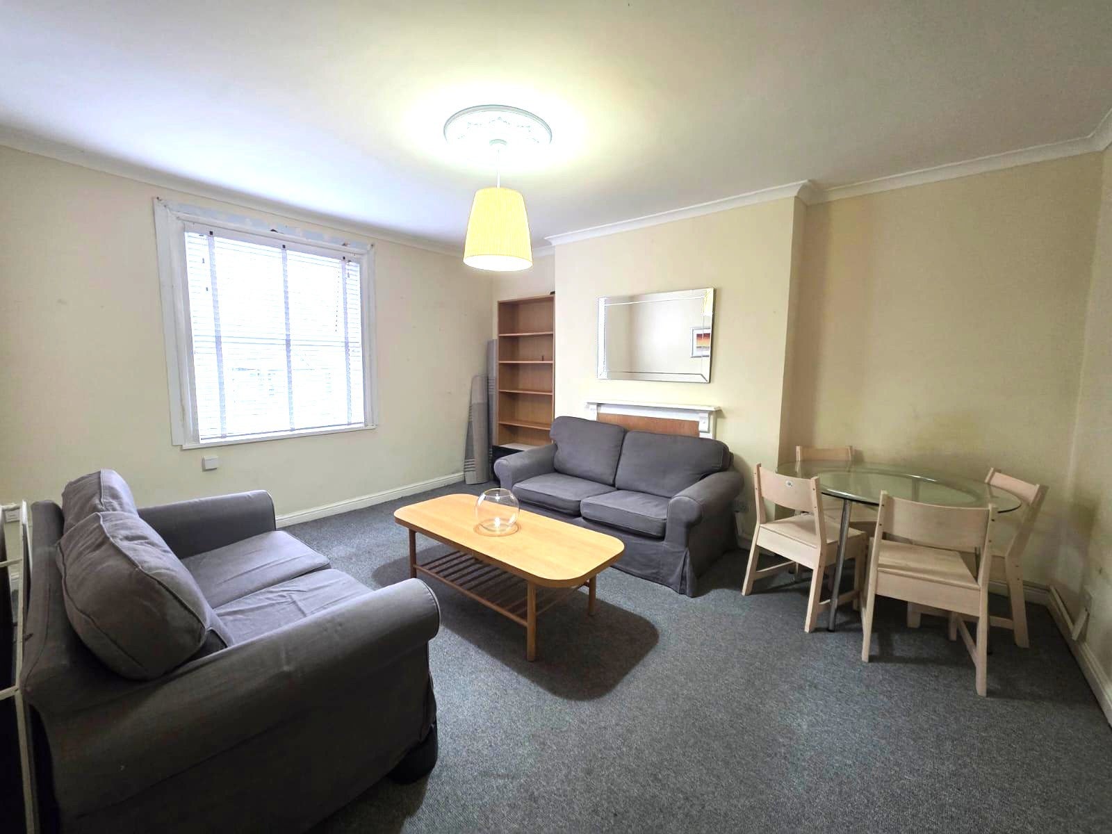 Flat Park Avenue in Greater London