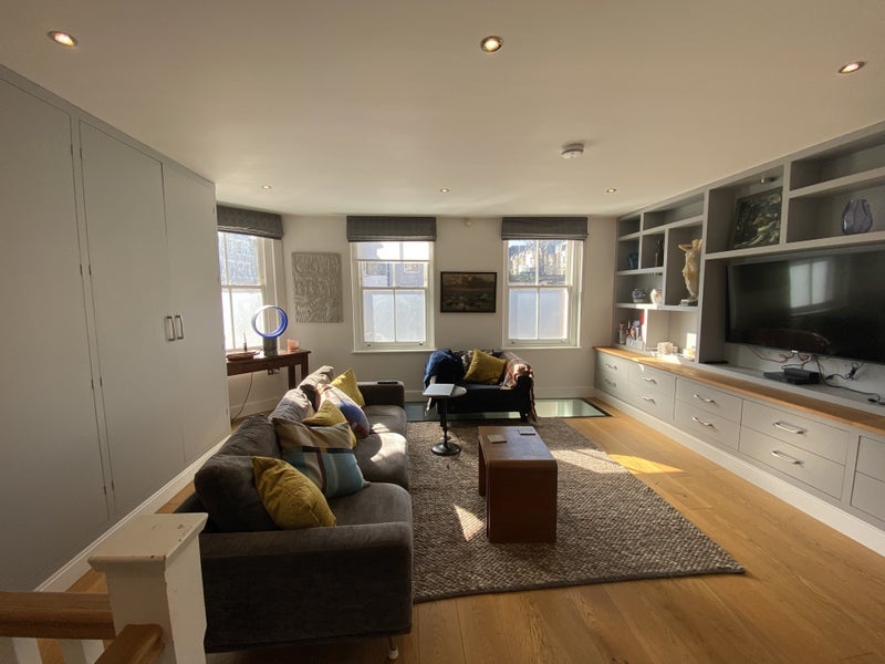 Room Alberta Street in Greater London