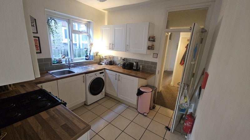Room Pembroke Road in Greater London