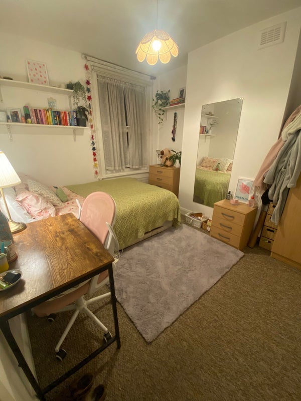 Room Pembroke Road in Greater London