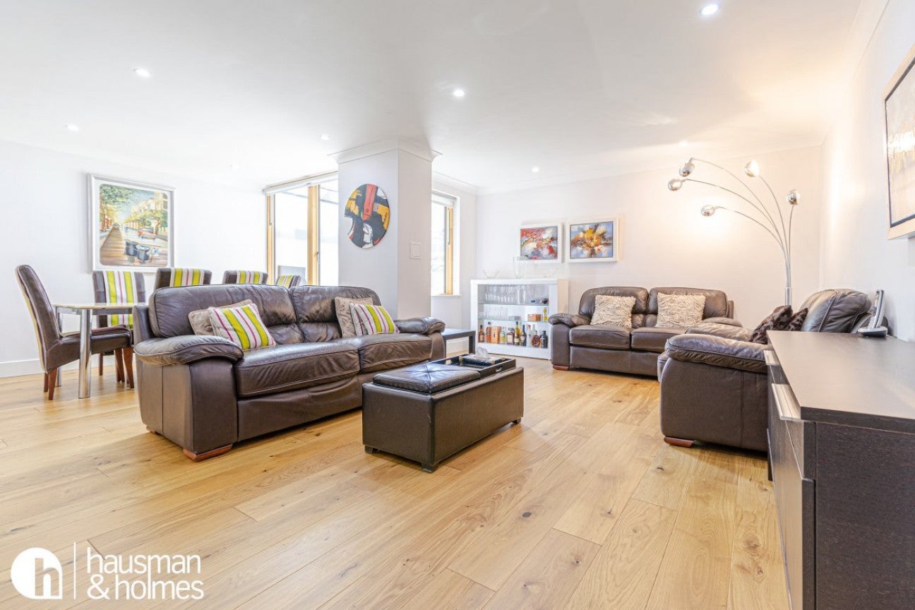 Flat Stratford Road in Greater London
