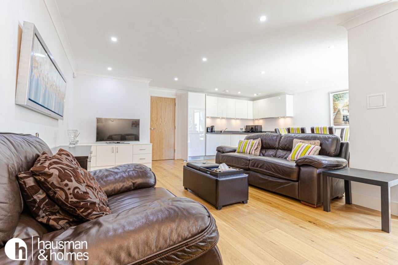 Flat Stratford Road in Greater London