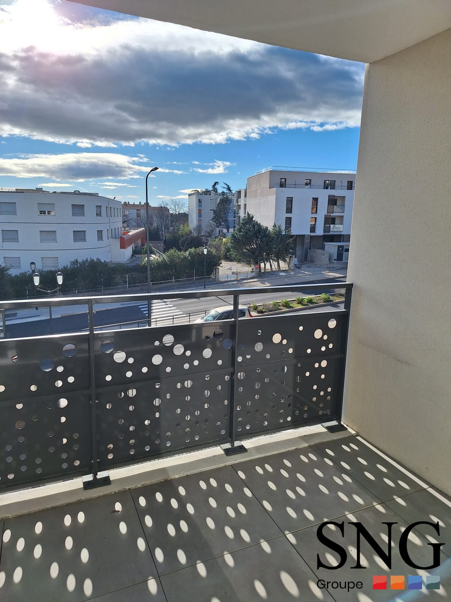 Flat Avenue Kennedy in Nîmes