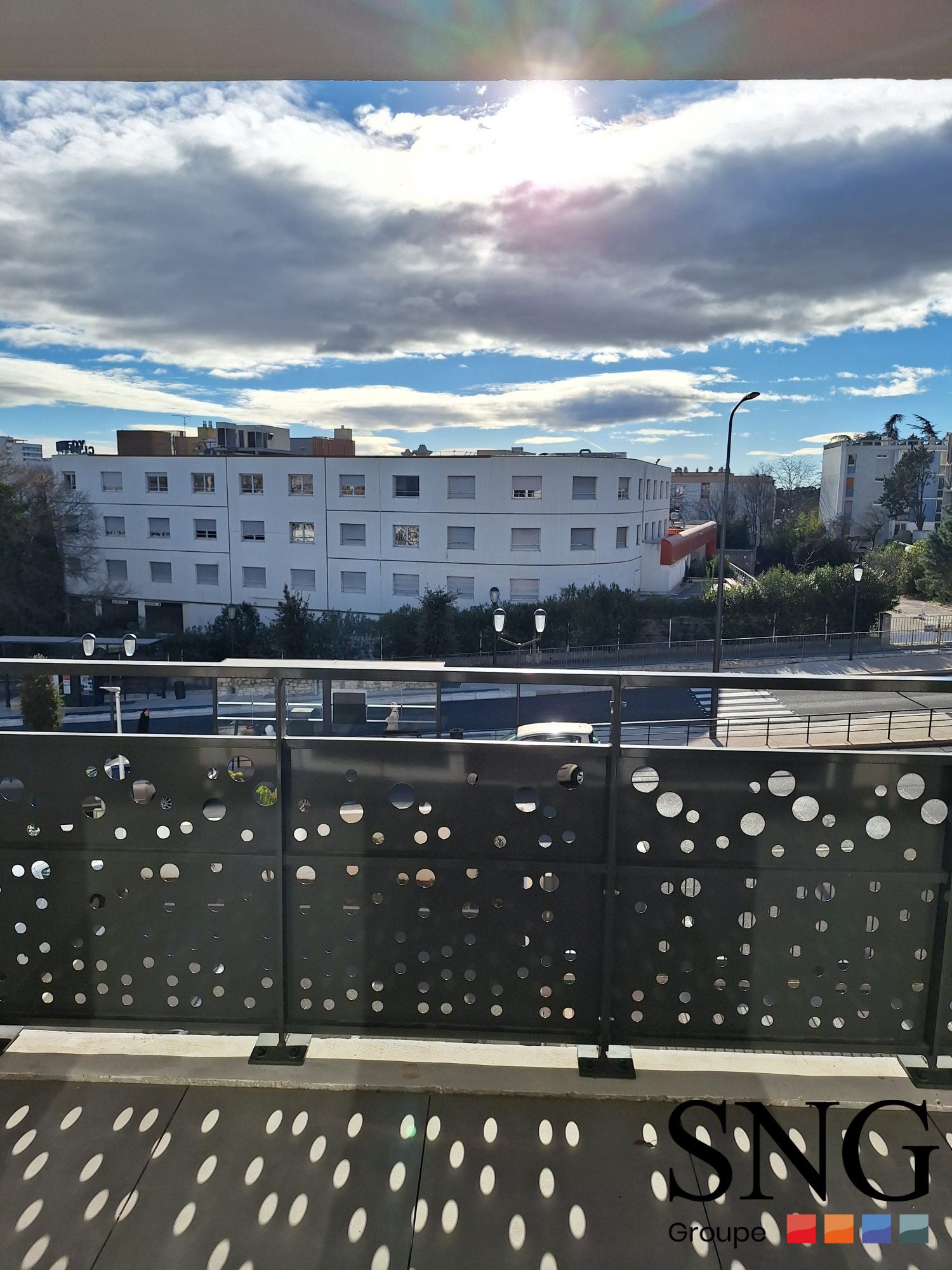 Flat Avenue Kennedy in Nîmes