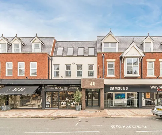 Flat Baker Street in Elmbridge