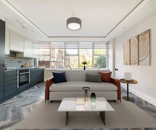 Flat Baker Street in Elmbridge