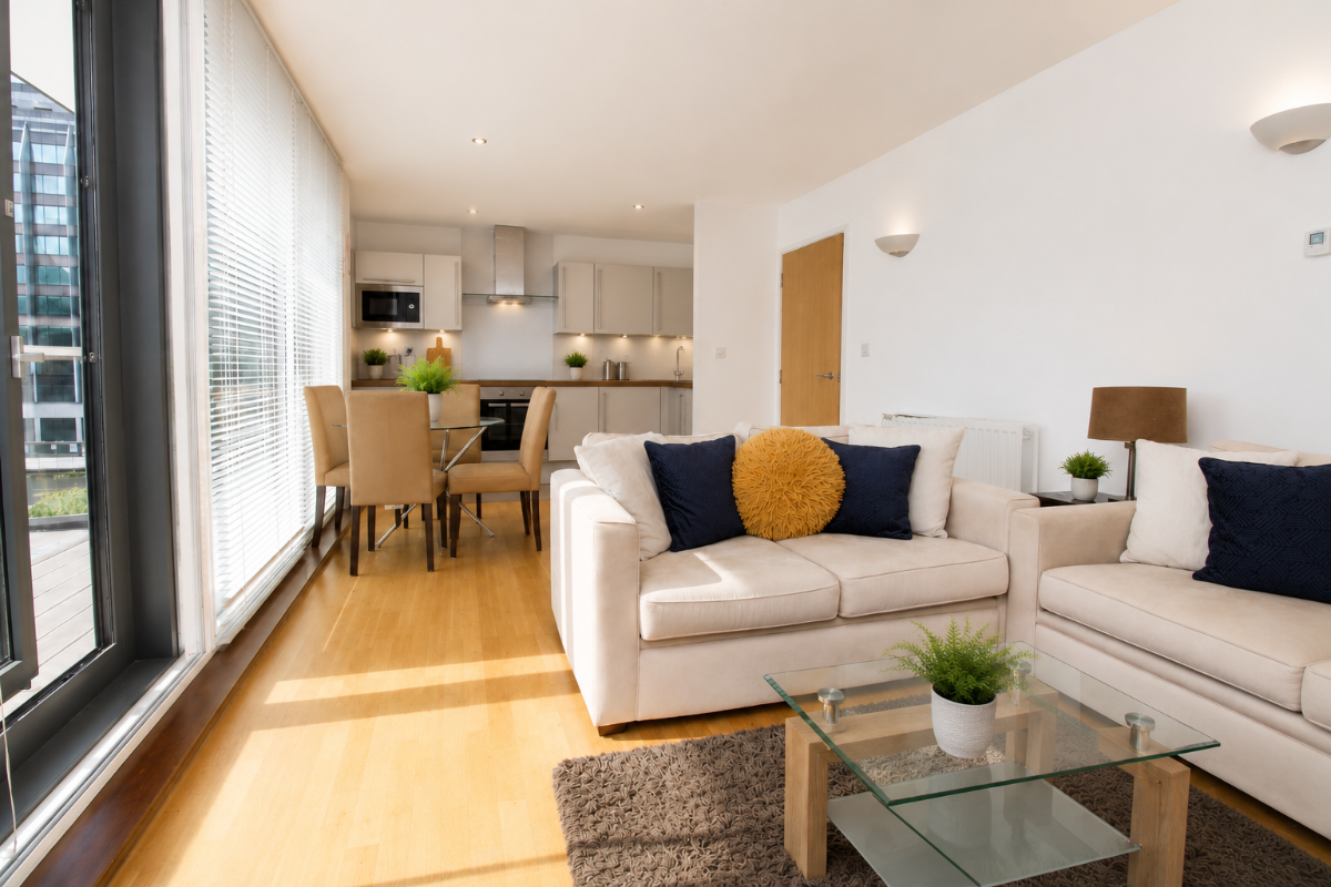 Flat Blackwall Way in Greater London