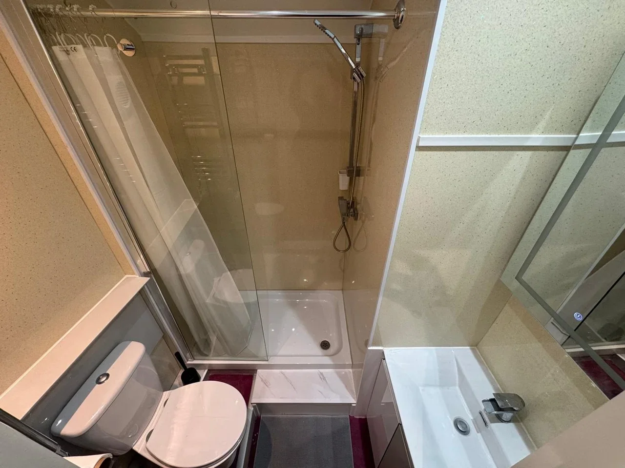 Room Cranbrook Road in Greater London