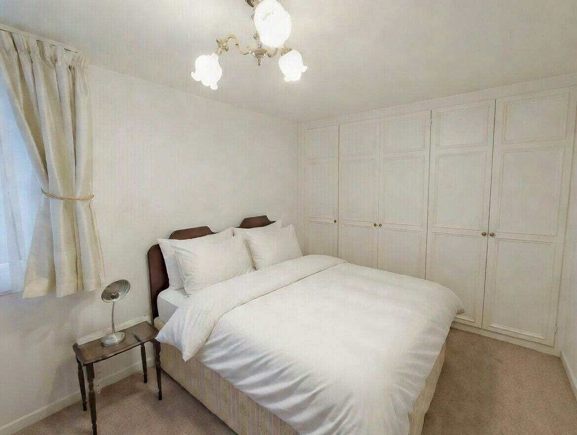 House Chandos Way in Greater London