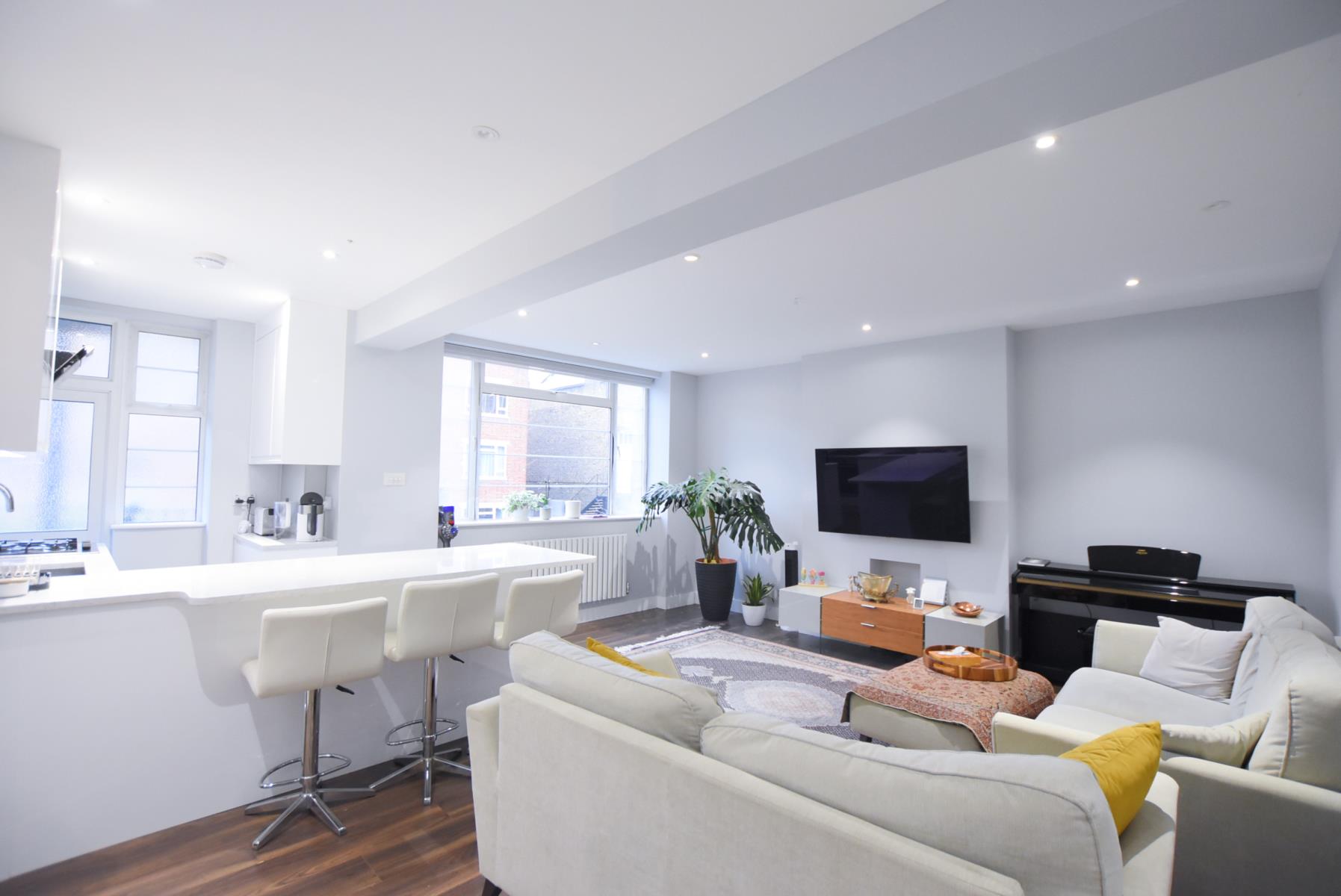 Flat Eamont Street in City of Westminster