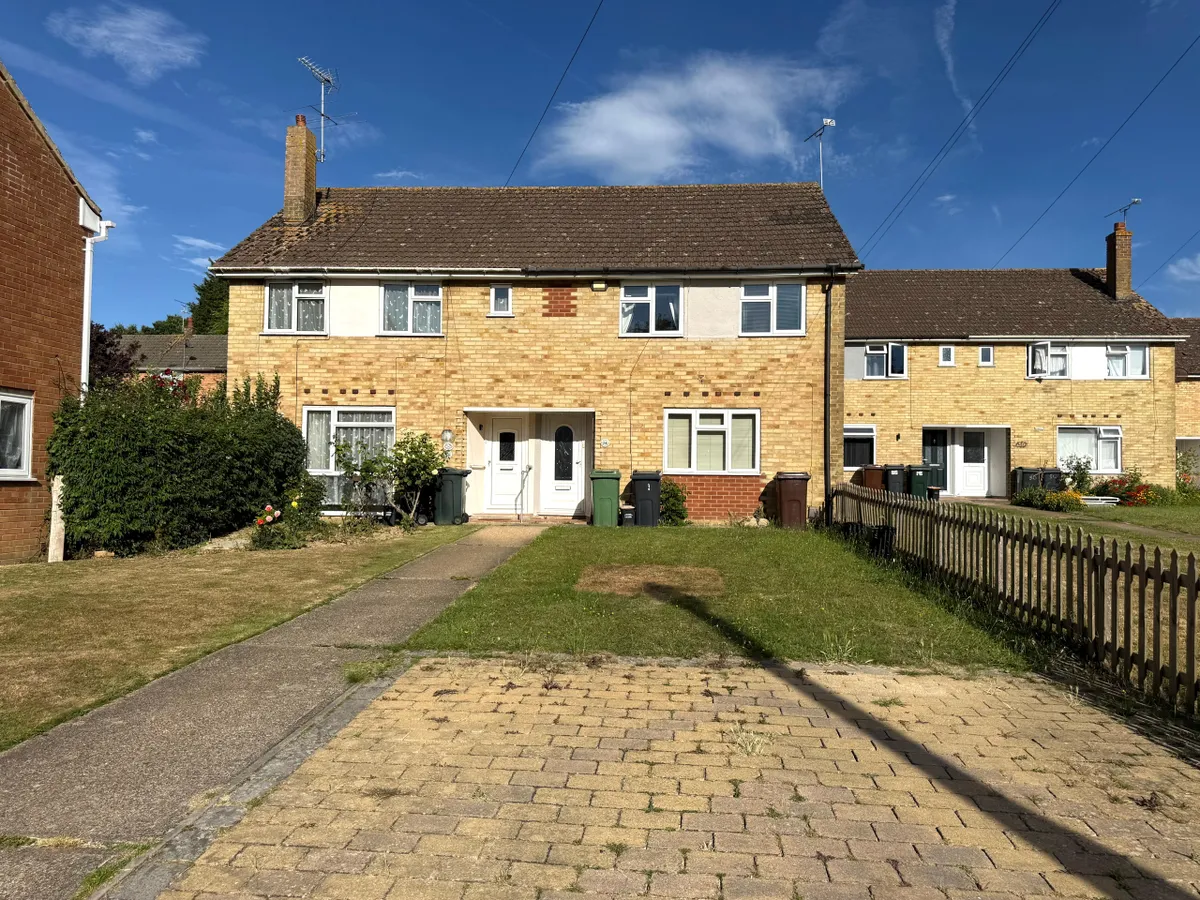 House Oak Tree Road in Ashford