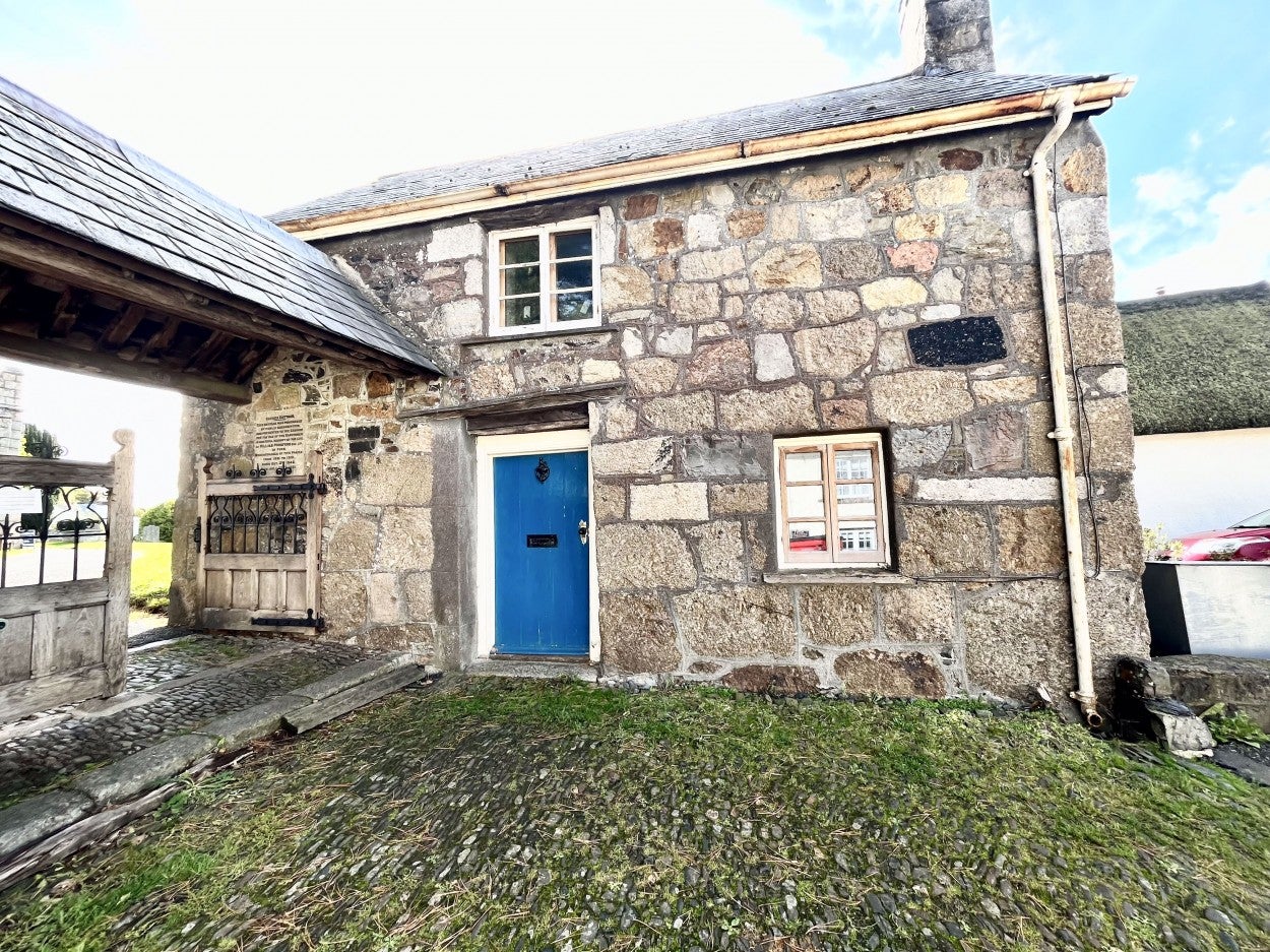 House Knowle Lane in West Devon