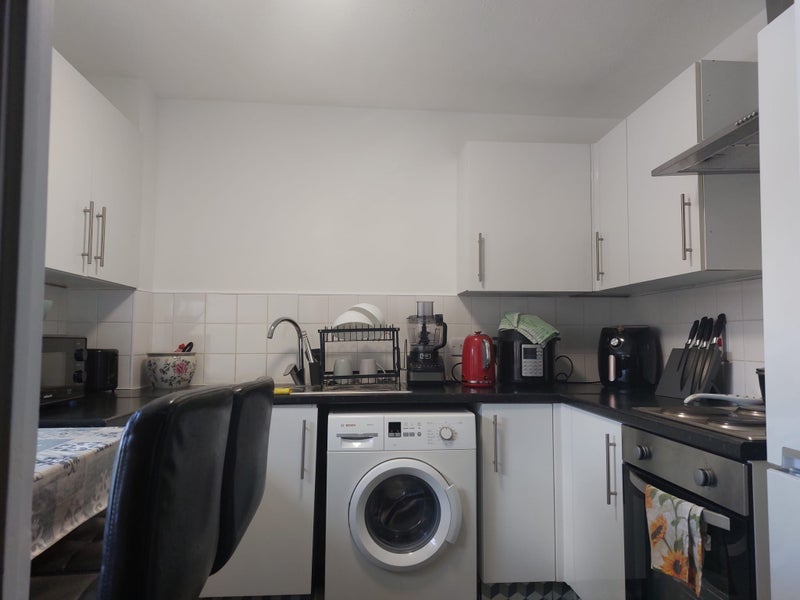 Room Forest Road in Greater London