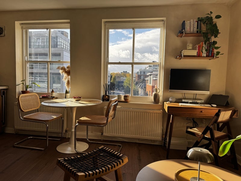 Flat Mare Street in Greater London
