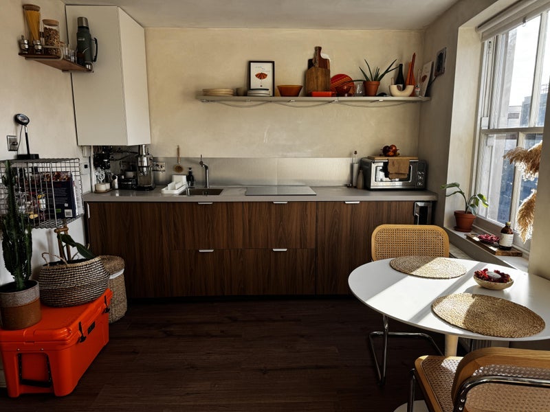 Flat Mare Street in Greater London