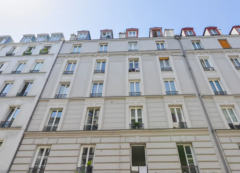 Flat Rue Marguerite Moret in Paris