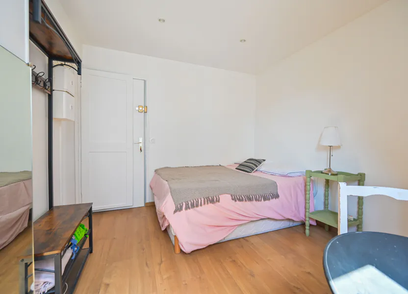Flat Rue Marguerite Moret in Paris