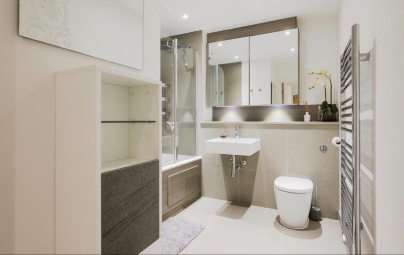 Flat Hartfield Road in Greater London
