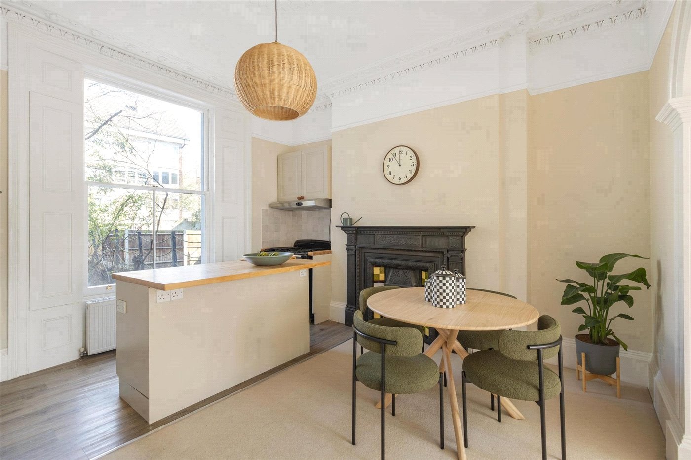 Flat Gresham Road in Greater London