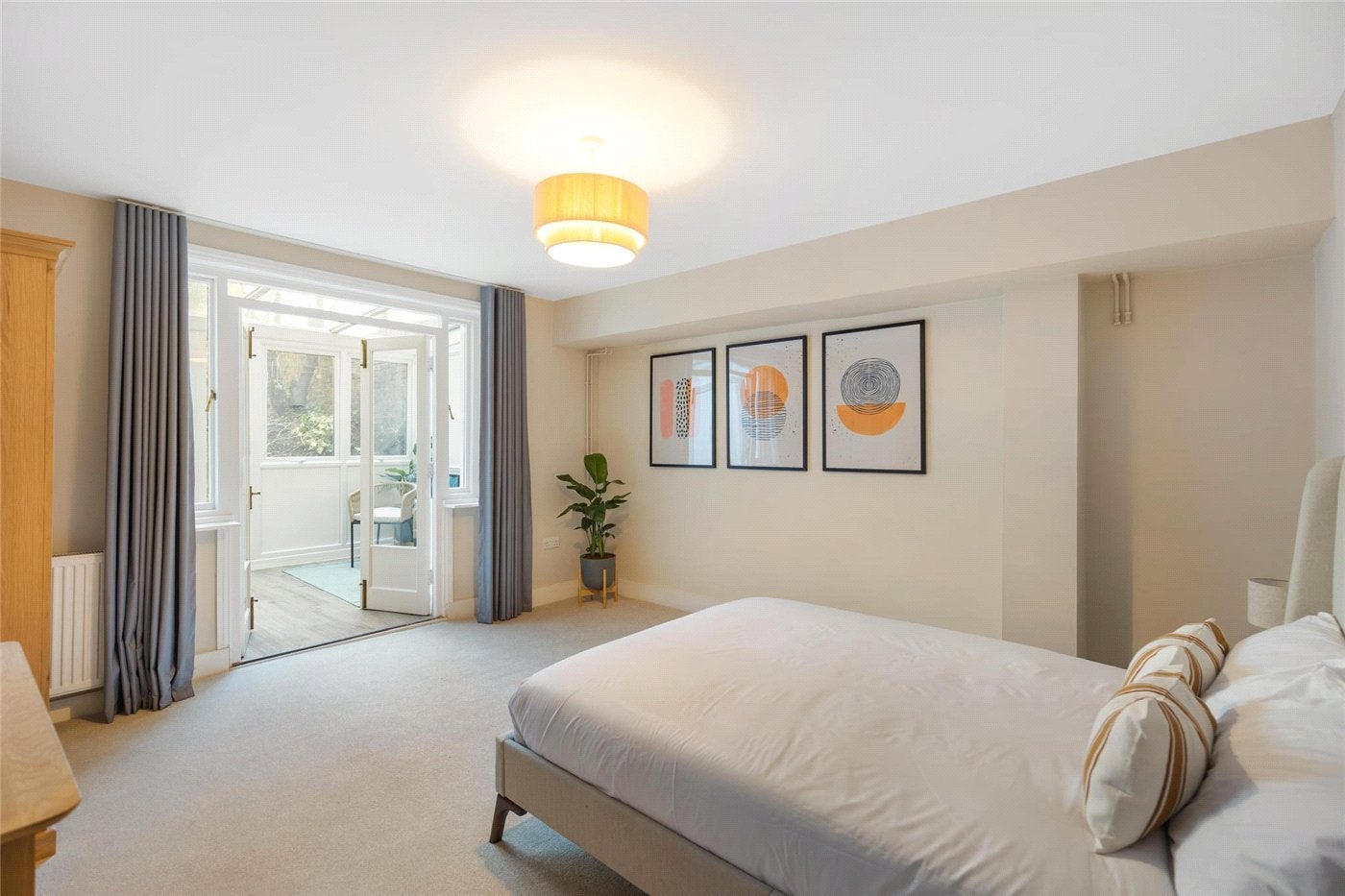 Flat Gresham Road in Greater London