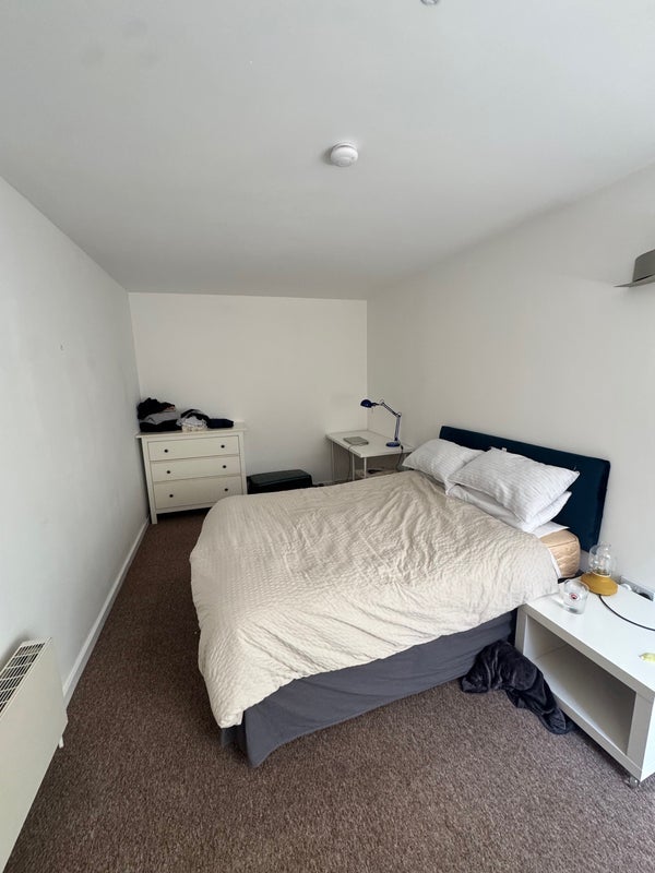 Room Albert Road in Greater London