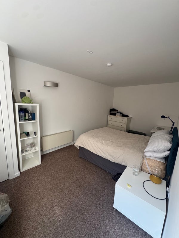 Room Albert Road in Greater London