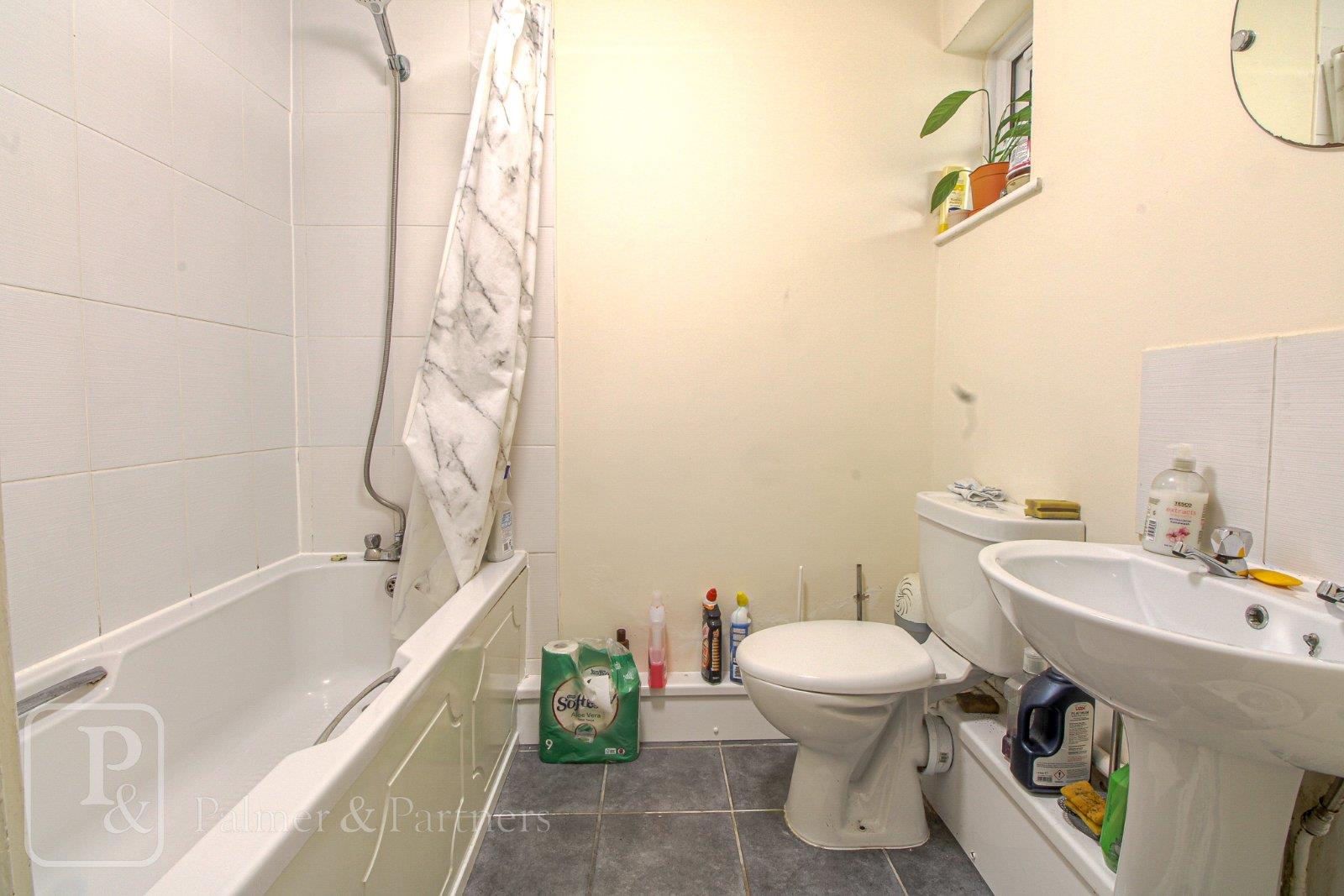 Flat Winnock Road in Colchester