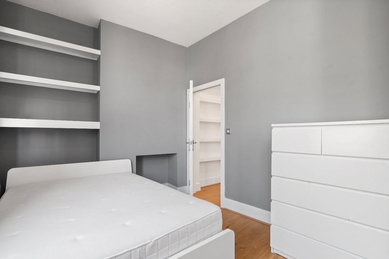 Flat Harrow Road in City of Westminster