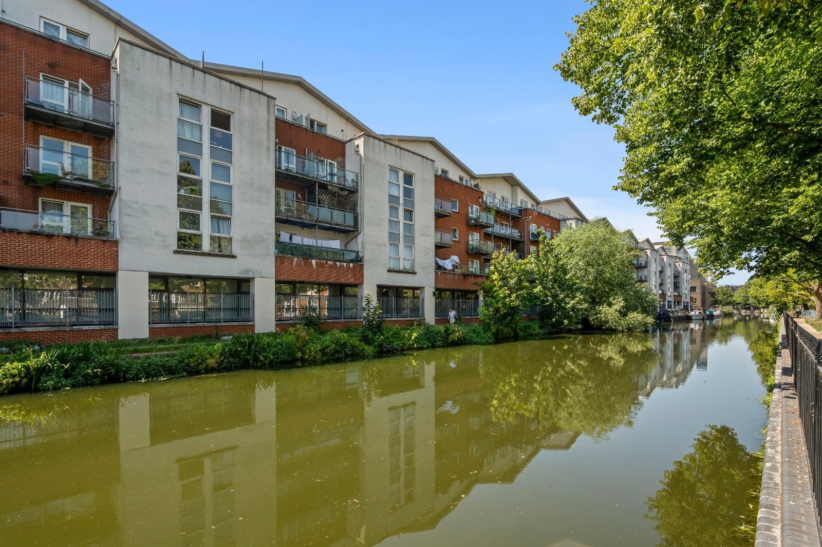 Flat Harrow Road in City of Westminster