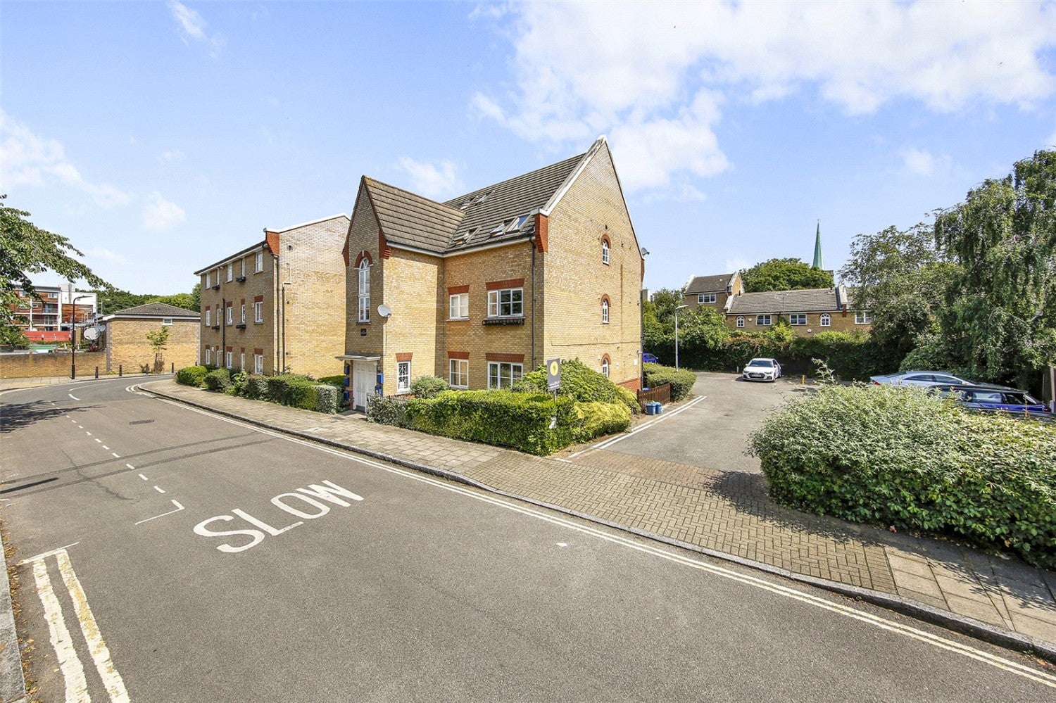 Flat Alpine Grove in Greater London