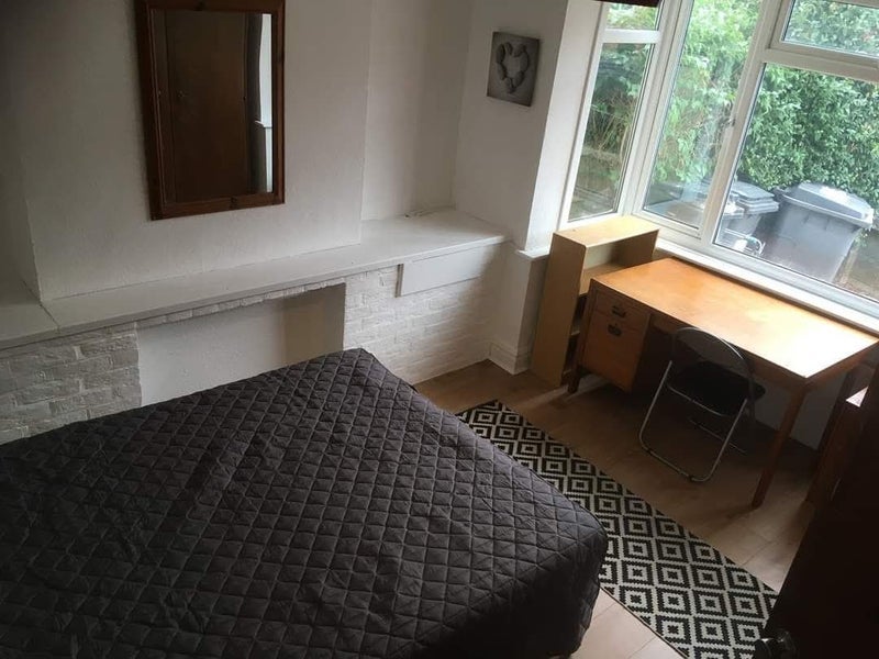 Room Cardigan Road in Bournemouth