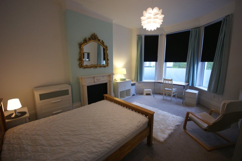 Room Kremlin Drive in Liverpool