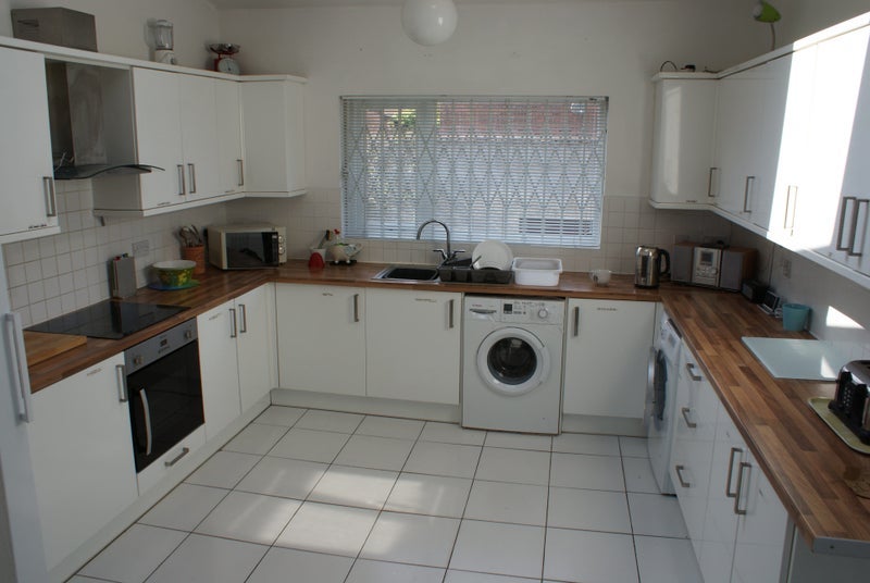 Room Kremlin Drive in Liverpool