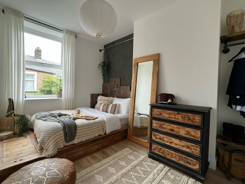 Room Midgley Street in Borough of Pendle