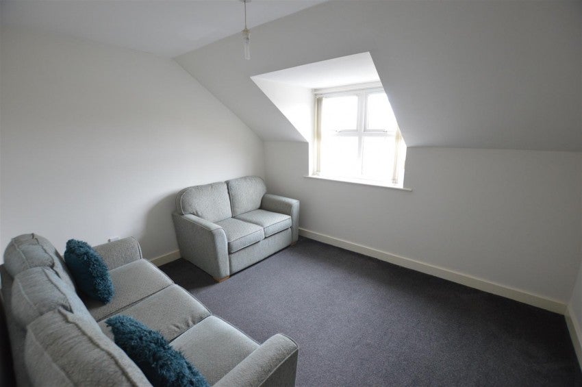Flat Chepstow Close in Colburn