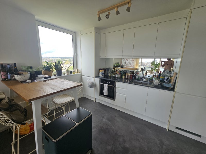 Room Rowstock Gardens in Greater London