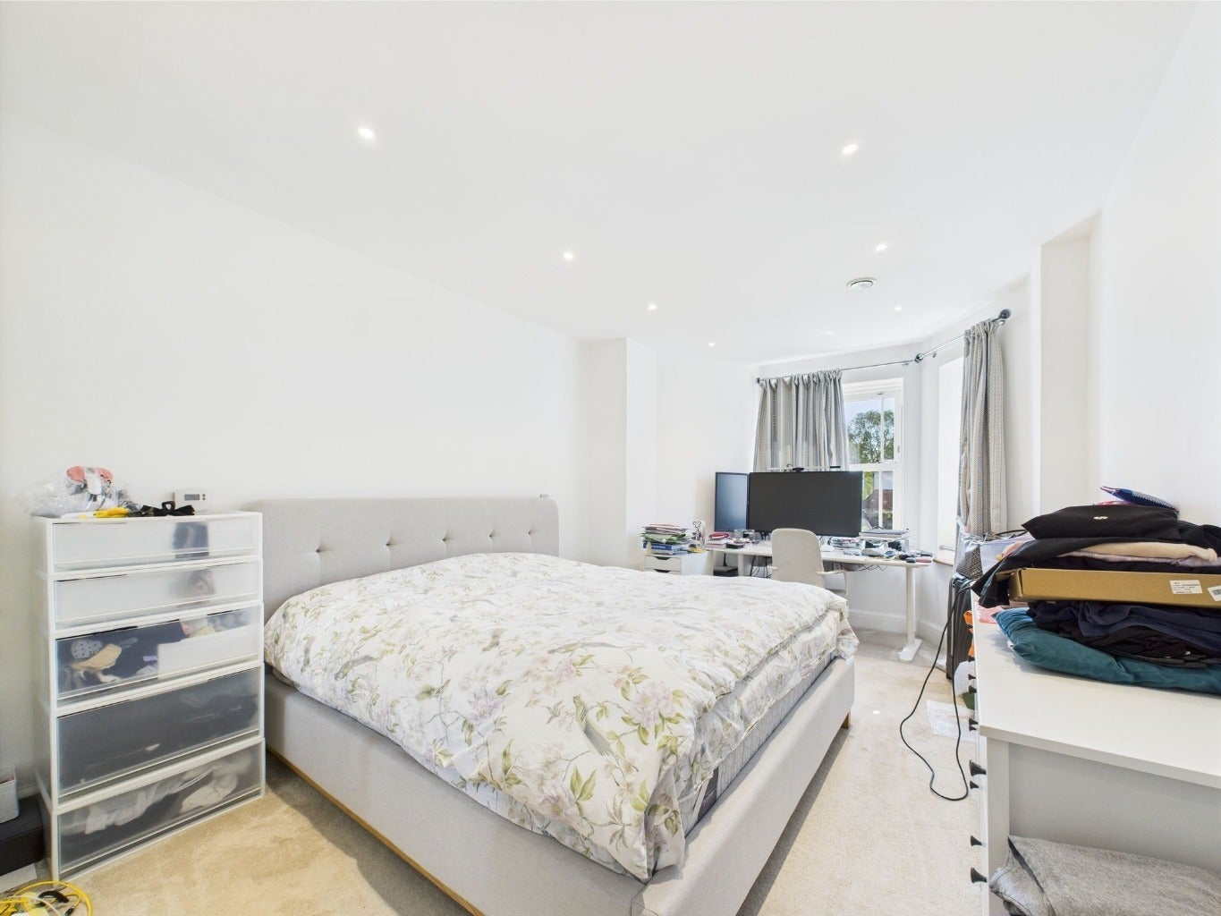 Flat Marian Gardens in Greater London