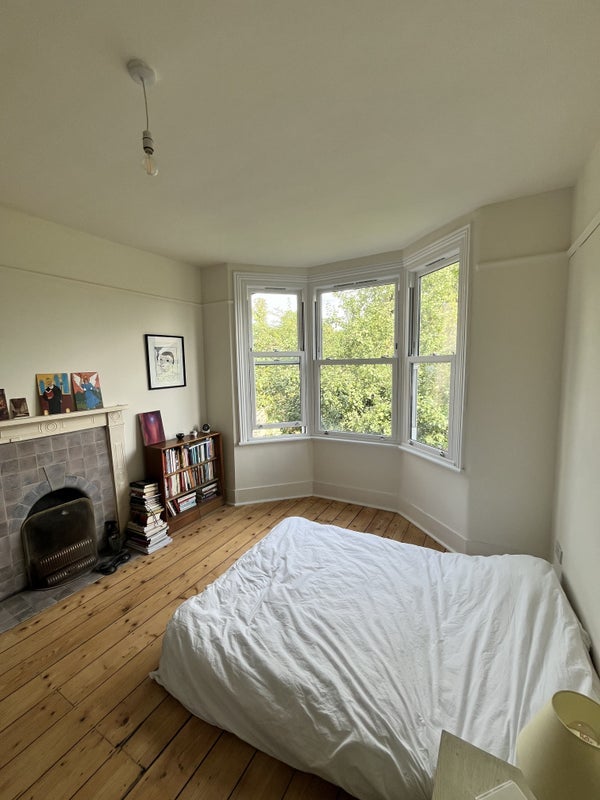Room St Asaph Road in Greater London