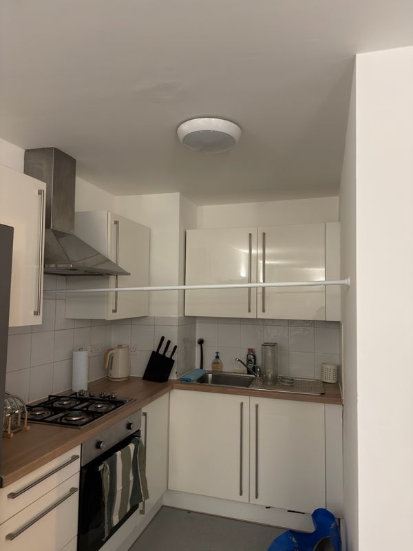 Room High Street in Greater London