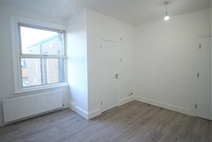 Flat Cromer Road in Watford