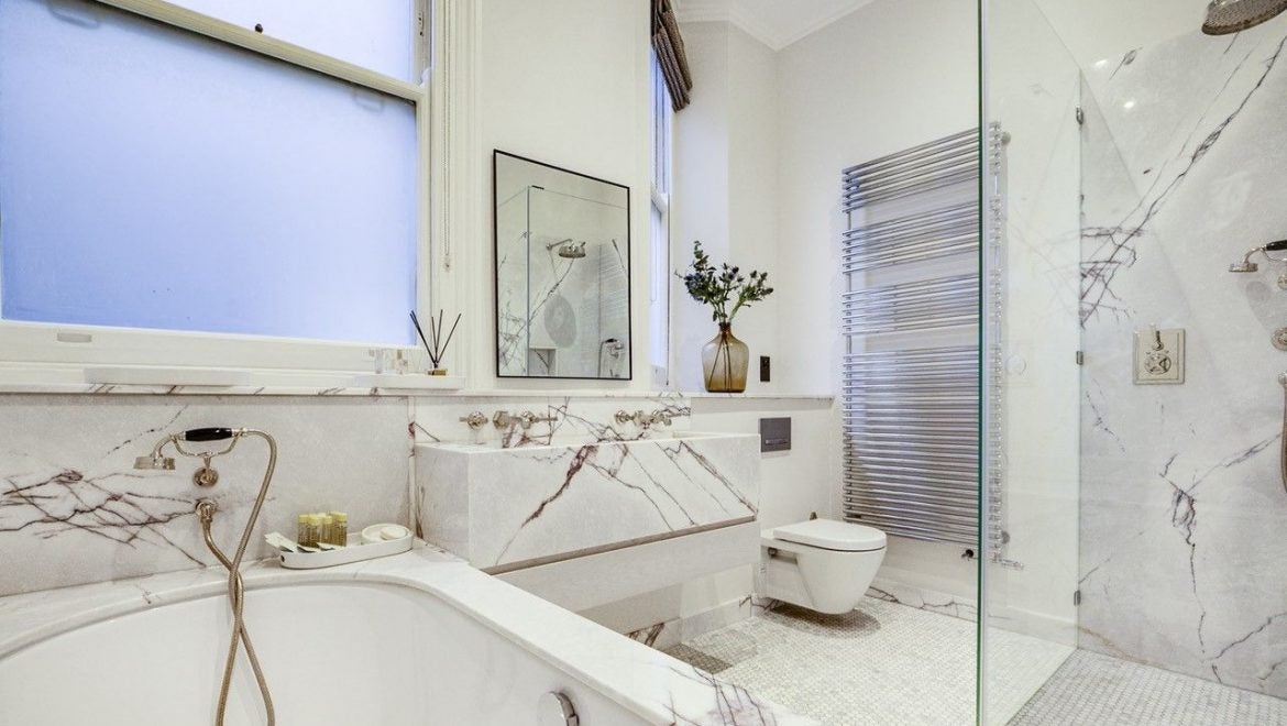 Flat Gloucester Road in Greater London