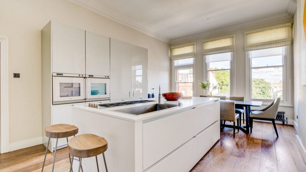 Flat Gloucester Road in Greater London
