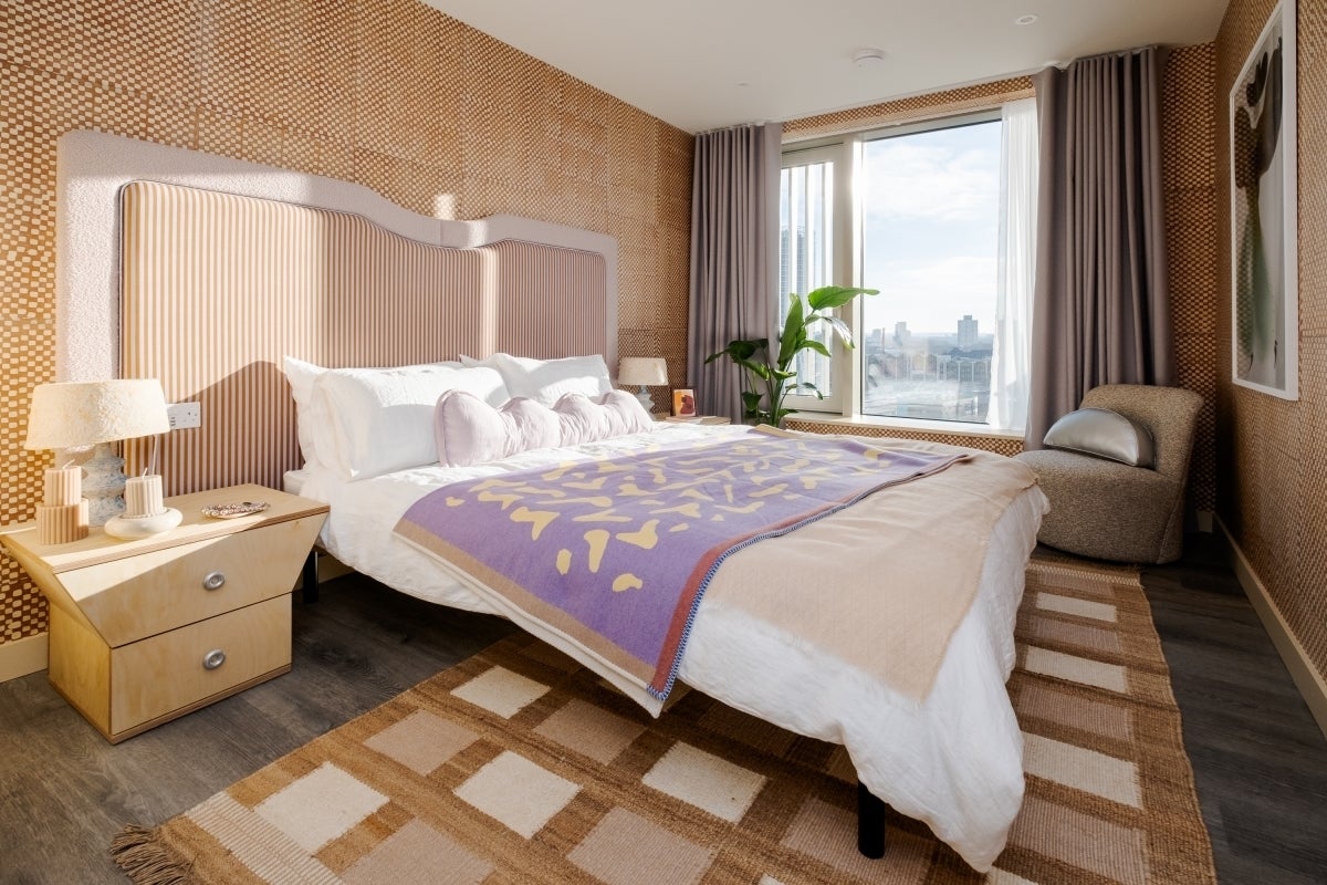 Flat Cherry Park Lane in Greater London